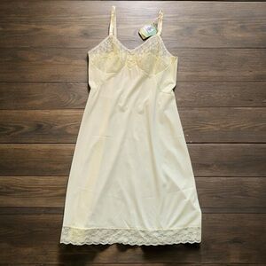 Vintage Sears “The Doesn’t Slip” Pale Yellow Lace Full Slip Dress NWT Size 36